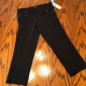 Medium Black Old Navy Compression Capris NWT